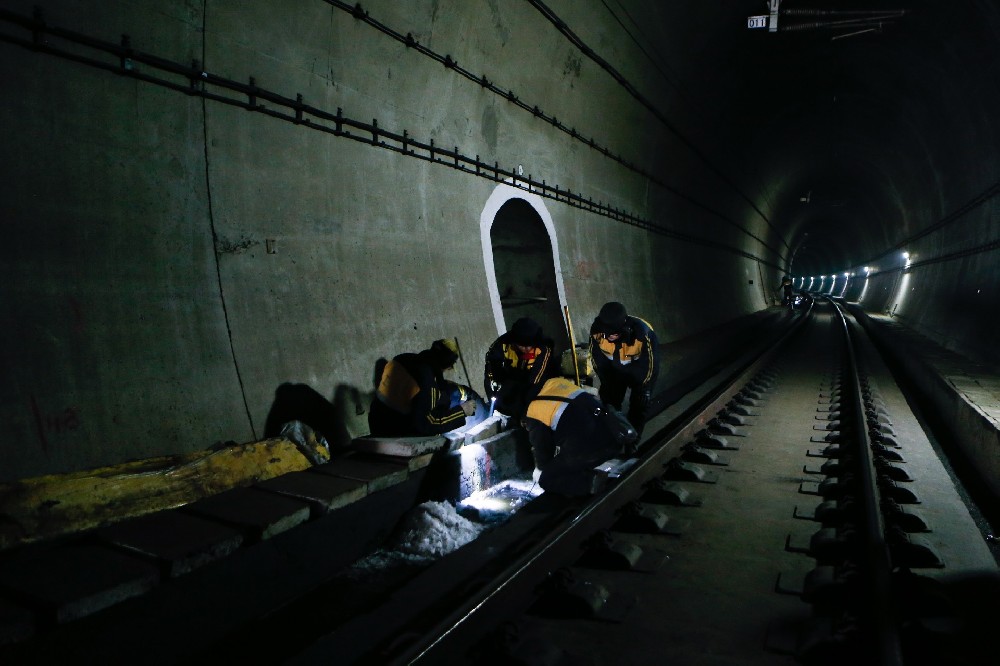 周口铁路运营隧道病害现状